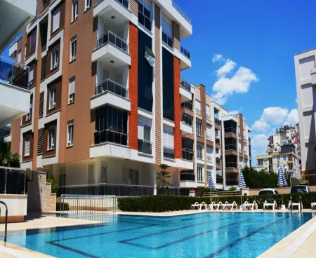 Antalya Konyaaltı; 2-room apartment near the sea